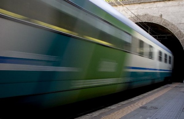 I treni come teatri, spettacoli dal vivo sui vagoni regionali