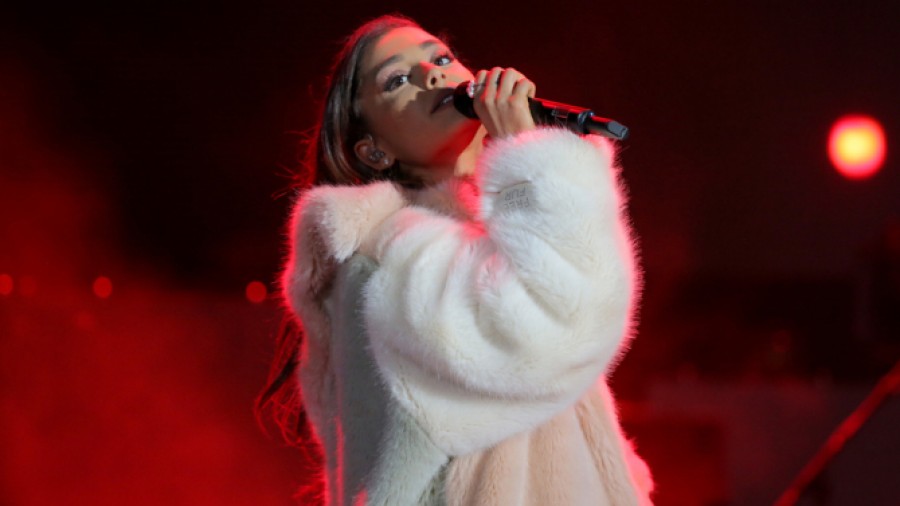 Ariana Grande torna in Europa, anche con un concerto benefico