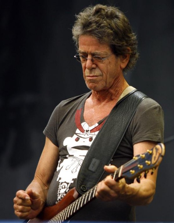 Addio al genio del rock maledetto. Cantò la vita con disperazione Lou Reed