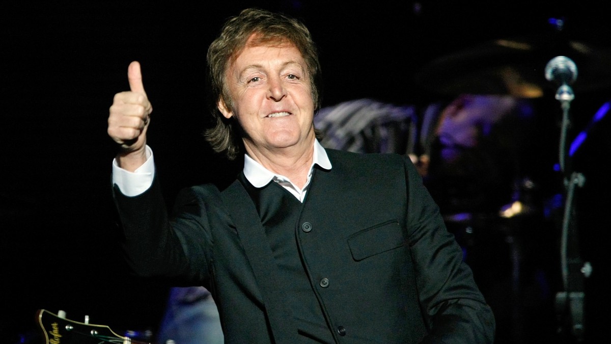 Paul McCartney compie 75 anni e diventa Companion of Honor