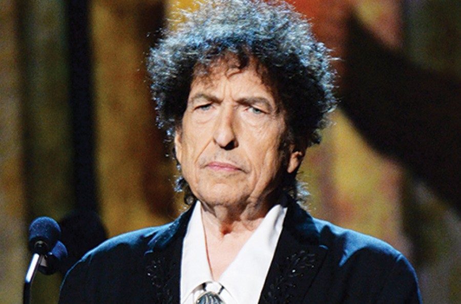 Bob Dylan accetta il premio Nobel per la letteratura