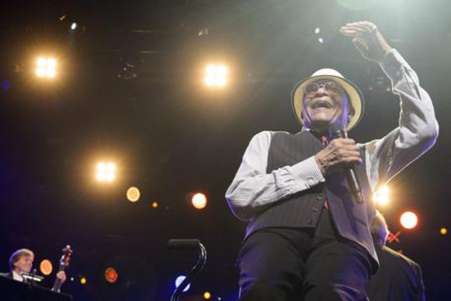 Altri lutti nel mondo della musica: morti Al Jarreau e il violinista di Battiato Giusto Pio