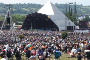 Parte oggi il festival di Glastonbury, fra i grandi nomi Adele e Coldplay
