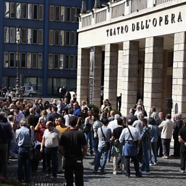 Lirica, basta sprechi e in futuro nei teatri solo contratti a termine