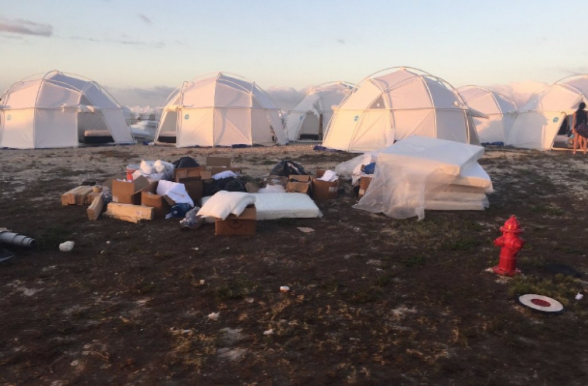 Il festival a cinque stelle si trasforma in un incubo, nessun artista si presenta