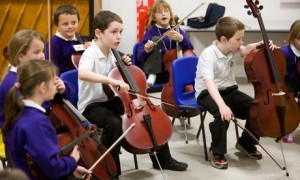 Come la musica sviluppa il cervello dei bambini