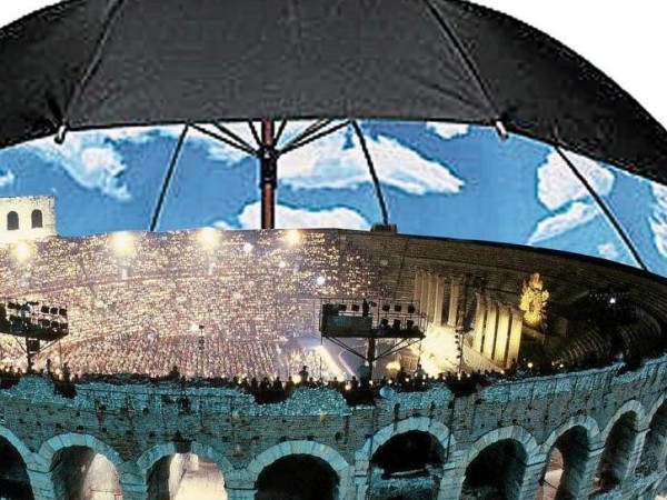 «Concorso di idee per coprire l'Arena»