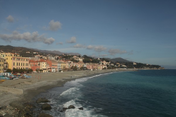 La Stampa: Gelateria multata per il volume della musica a Celle Ligure